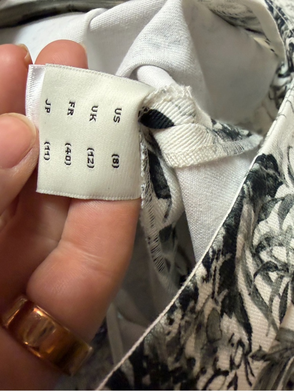 Adam Lippes Black and White Tropical-Print Pants - Picture 6 of 8